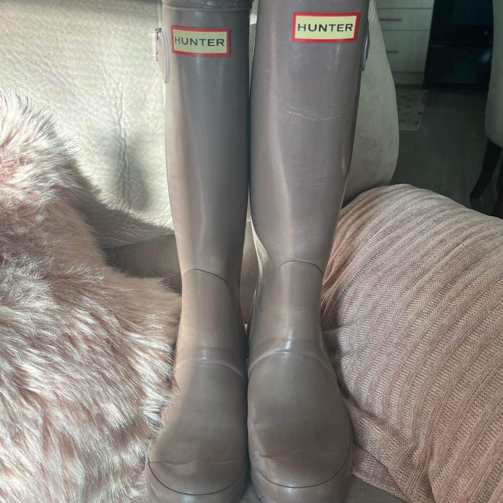 Hunter Lavender-Gray Tall Rain Boots (8 women’s)
